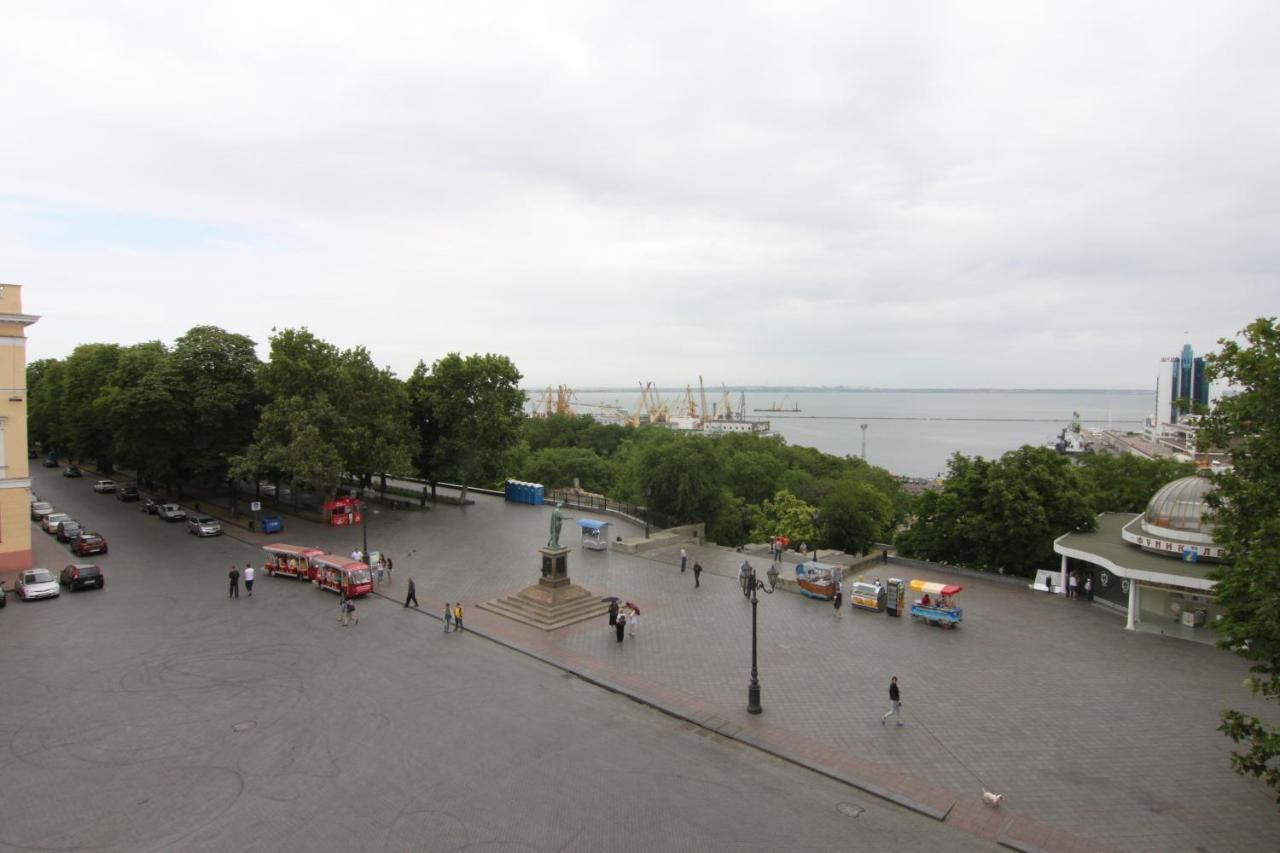 на преображенской 24 3*
